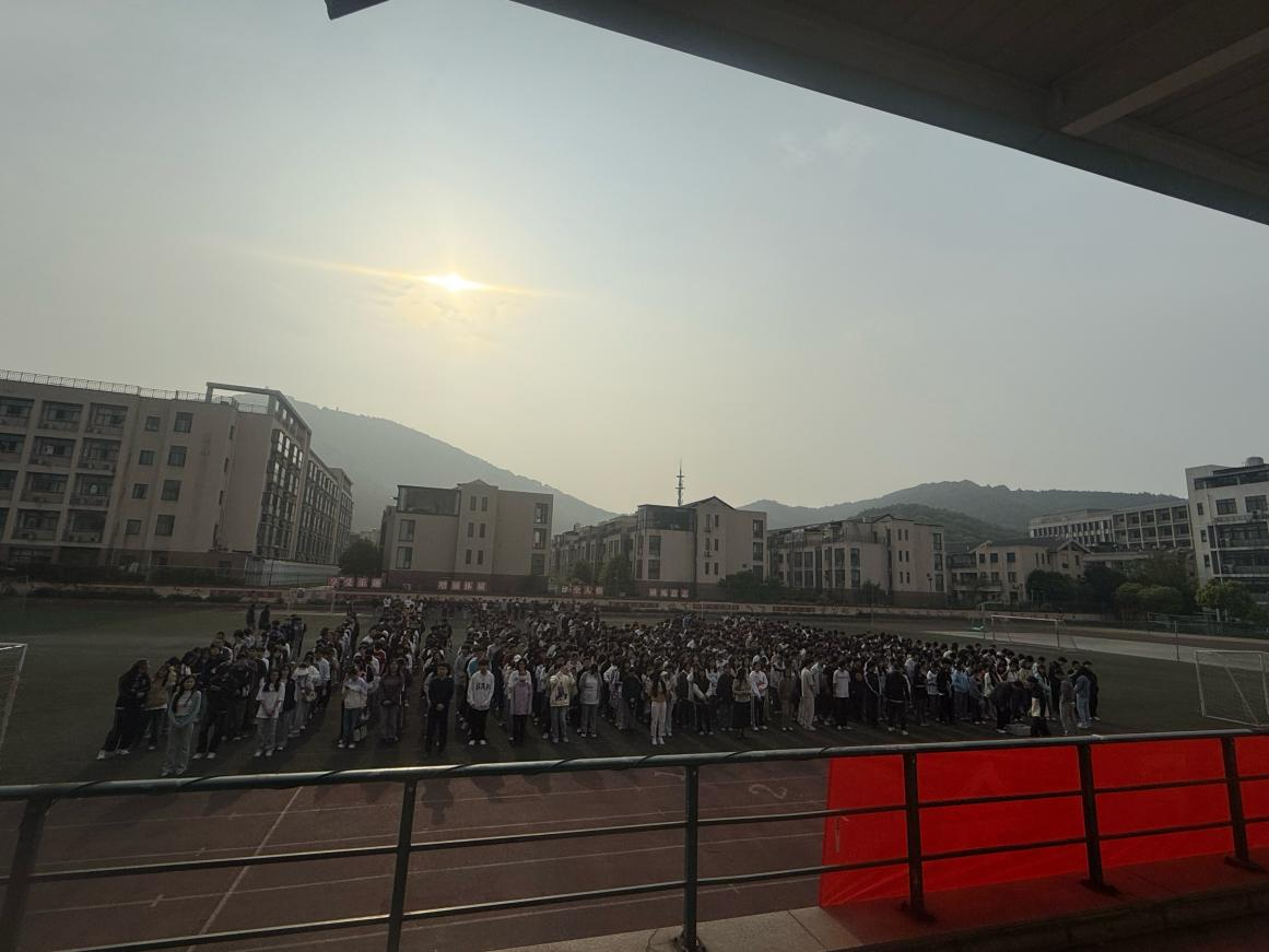 交通工程学院举行加强校风学风建设深化年主题升旗仪式