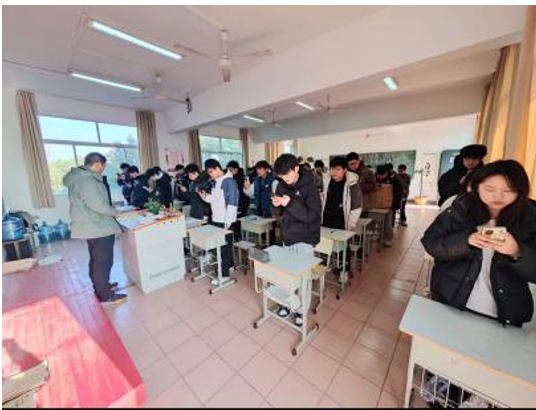 扬帆起航迎期末 精雕细琢铸匠心 ——机械工程学院数控高职241211班期末考试总动员