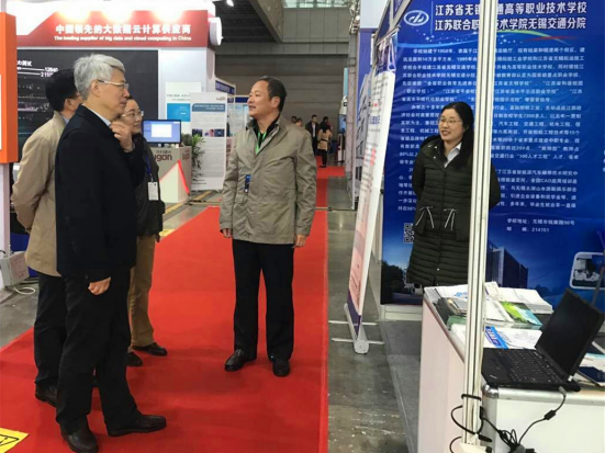 学校新能源汽车维修技术研究中心参加 “2017 中国(南京)道路交通信息化论坛 暨智慧交通产品技术博览会”