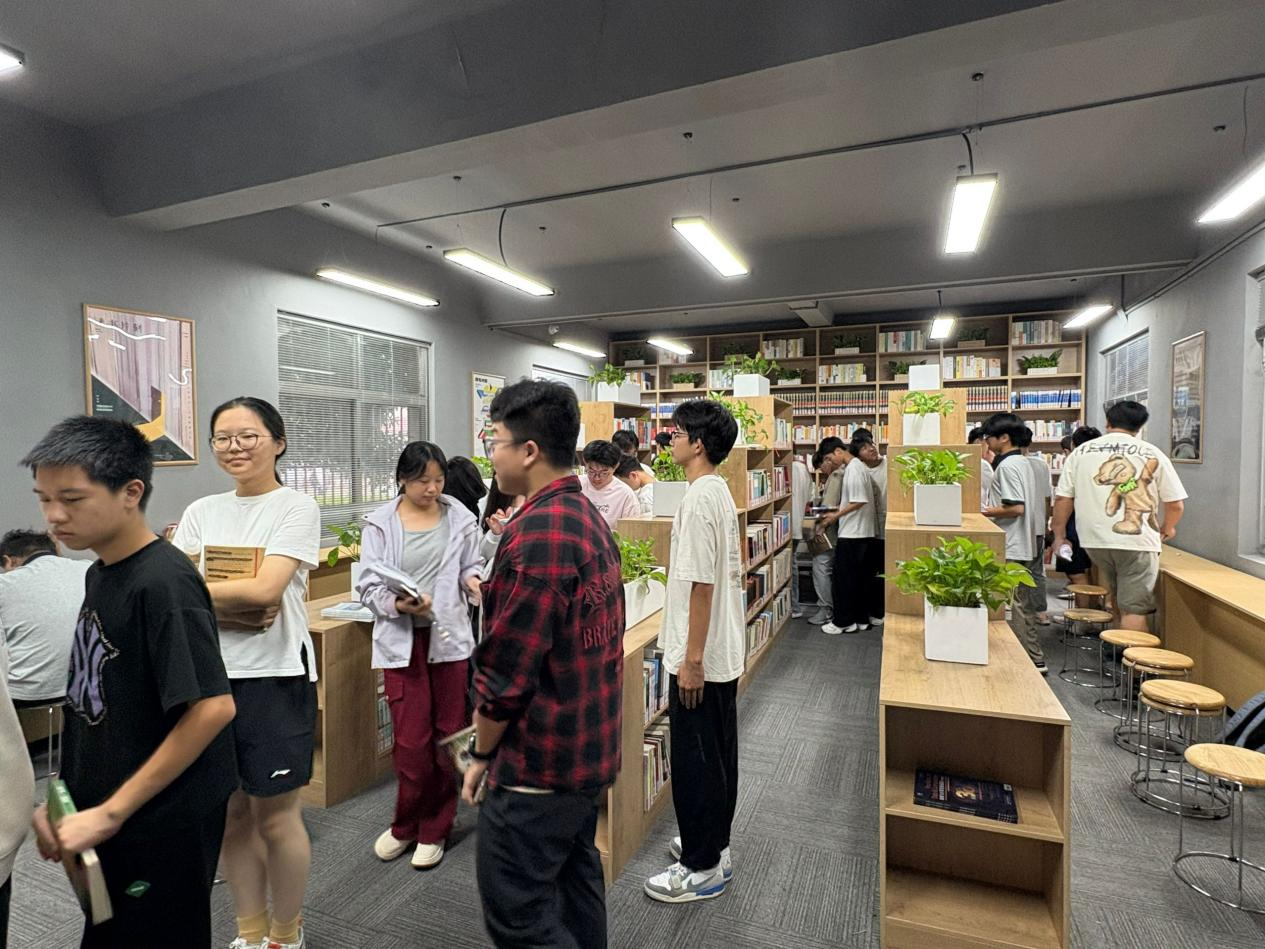 新生入馆教育全面开展 助力学子开启书香之旅