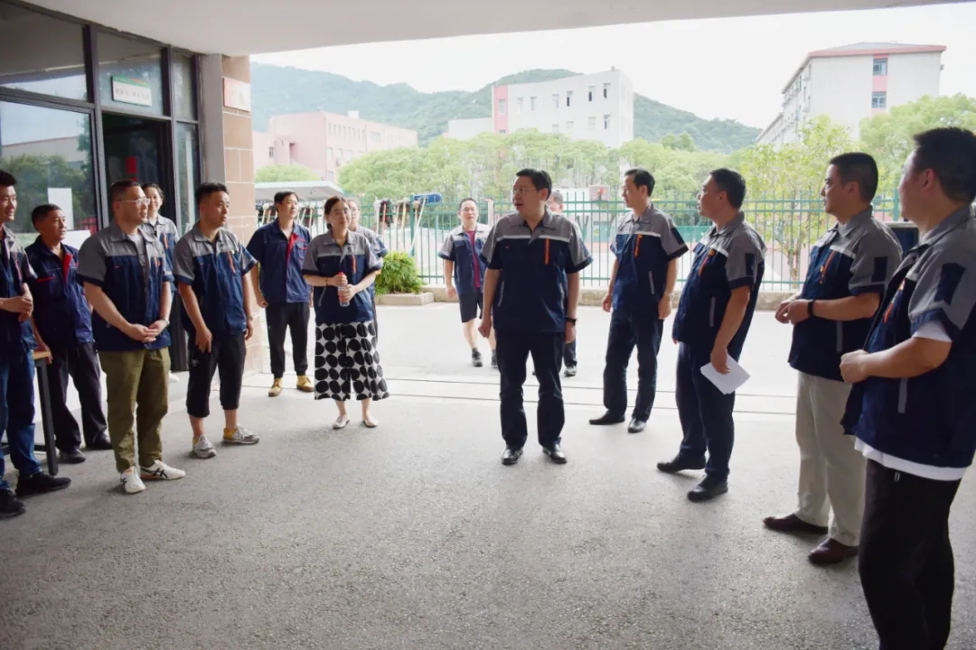 校领导深入学生宿舍开展“我为师生办实事”实践活动