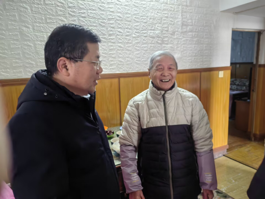 岁寒情深暖桑榆 薪火相传启新程 ---校领导带队开展新春走访退休教职工活动