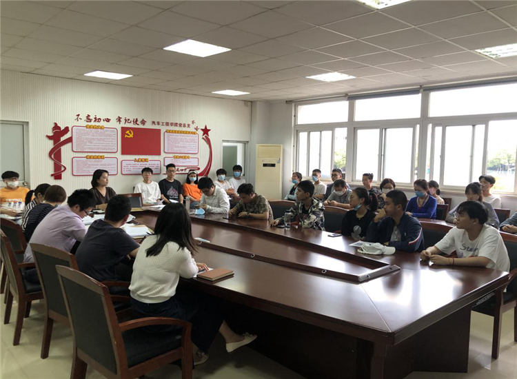 校团委召开2019年度优秀学生社团答辩会