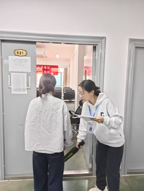 2025年江苏省中等职业学校商务营销类（市场营销方向） 学业水平技能考试在我校考点顺利举行