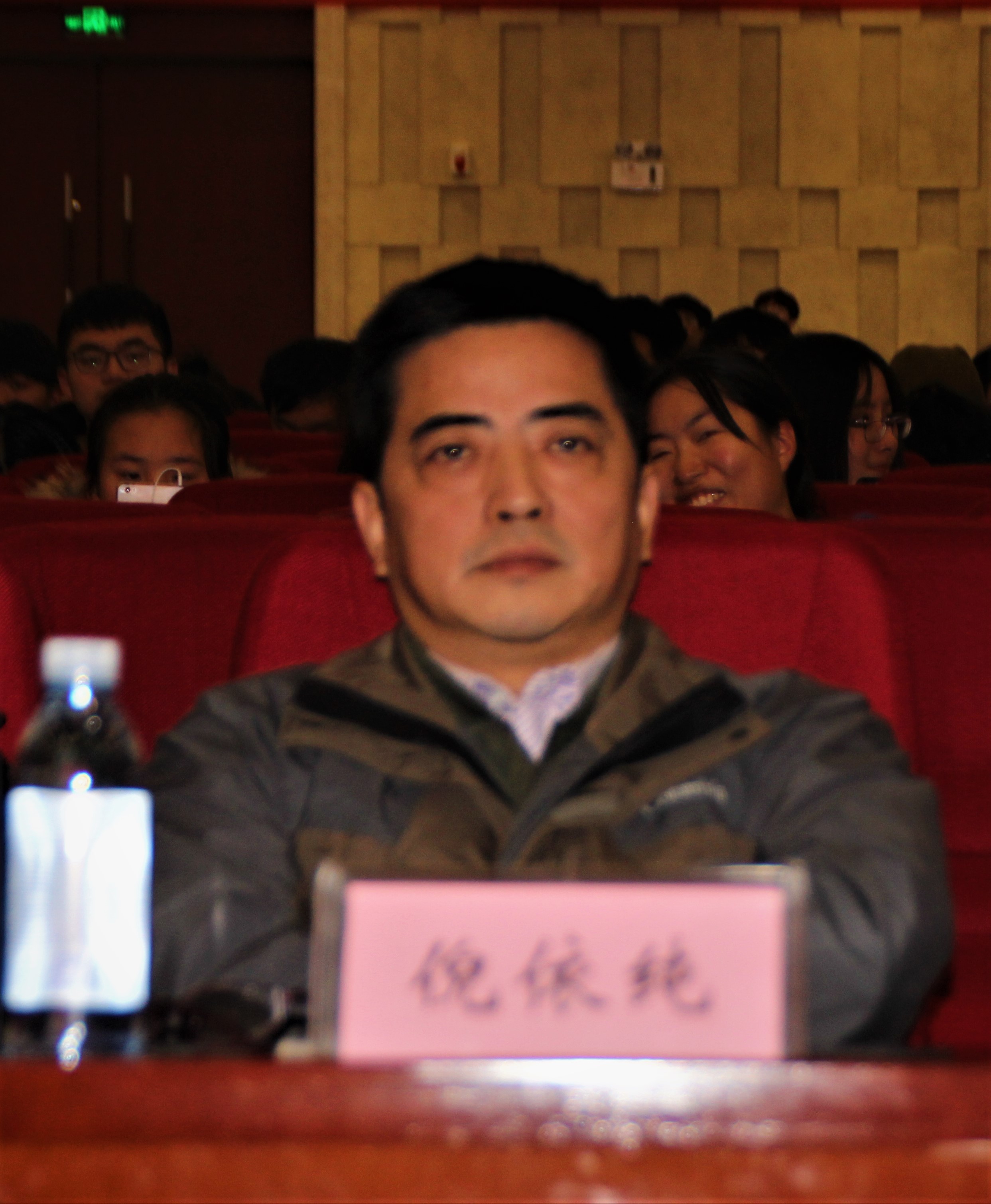 1544439357893092360.jpg 校长.jpg