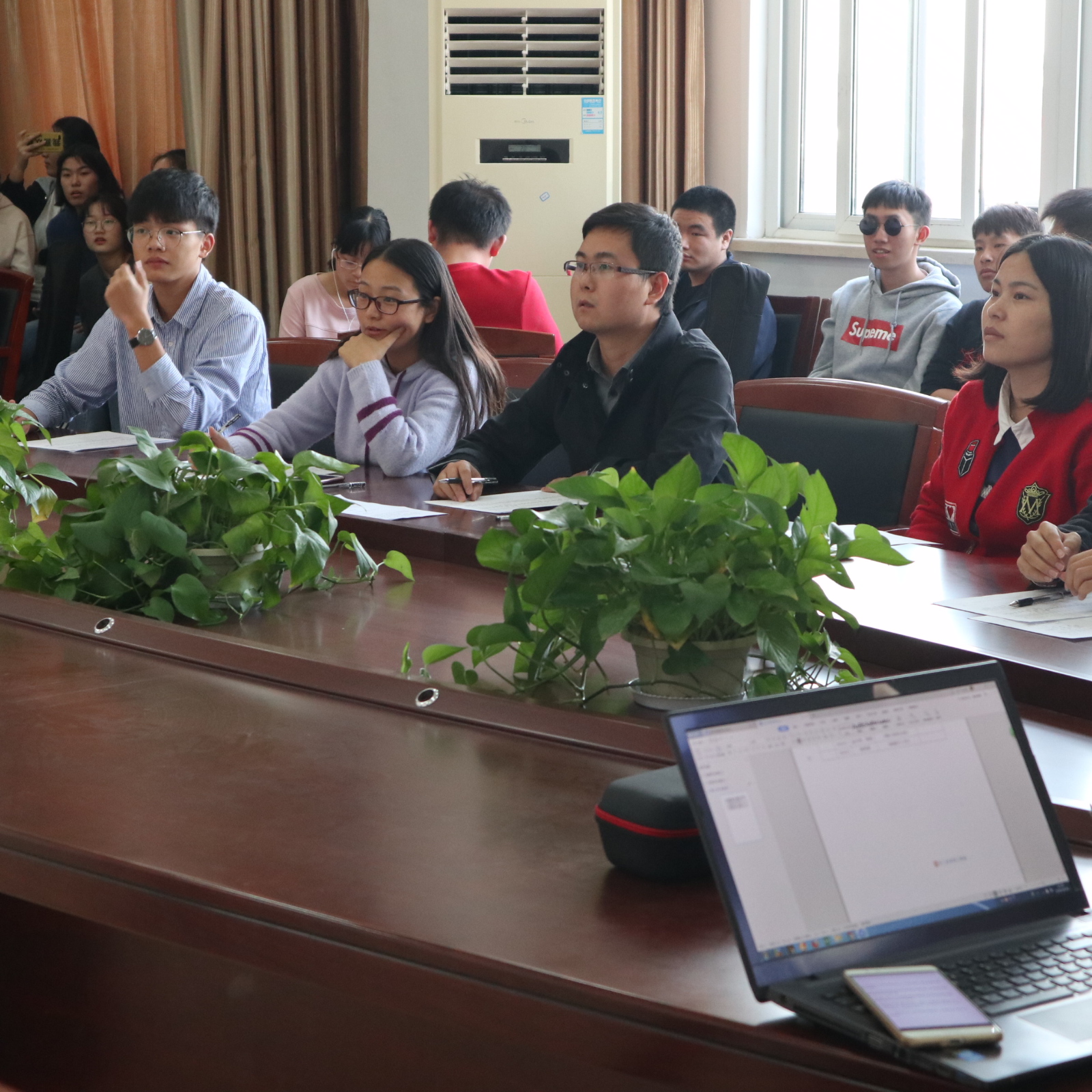 秀我真风采,歌声齐飞扬 ——我院校园十佳歌手初赛圆满结束