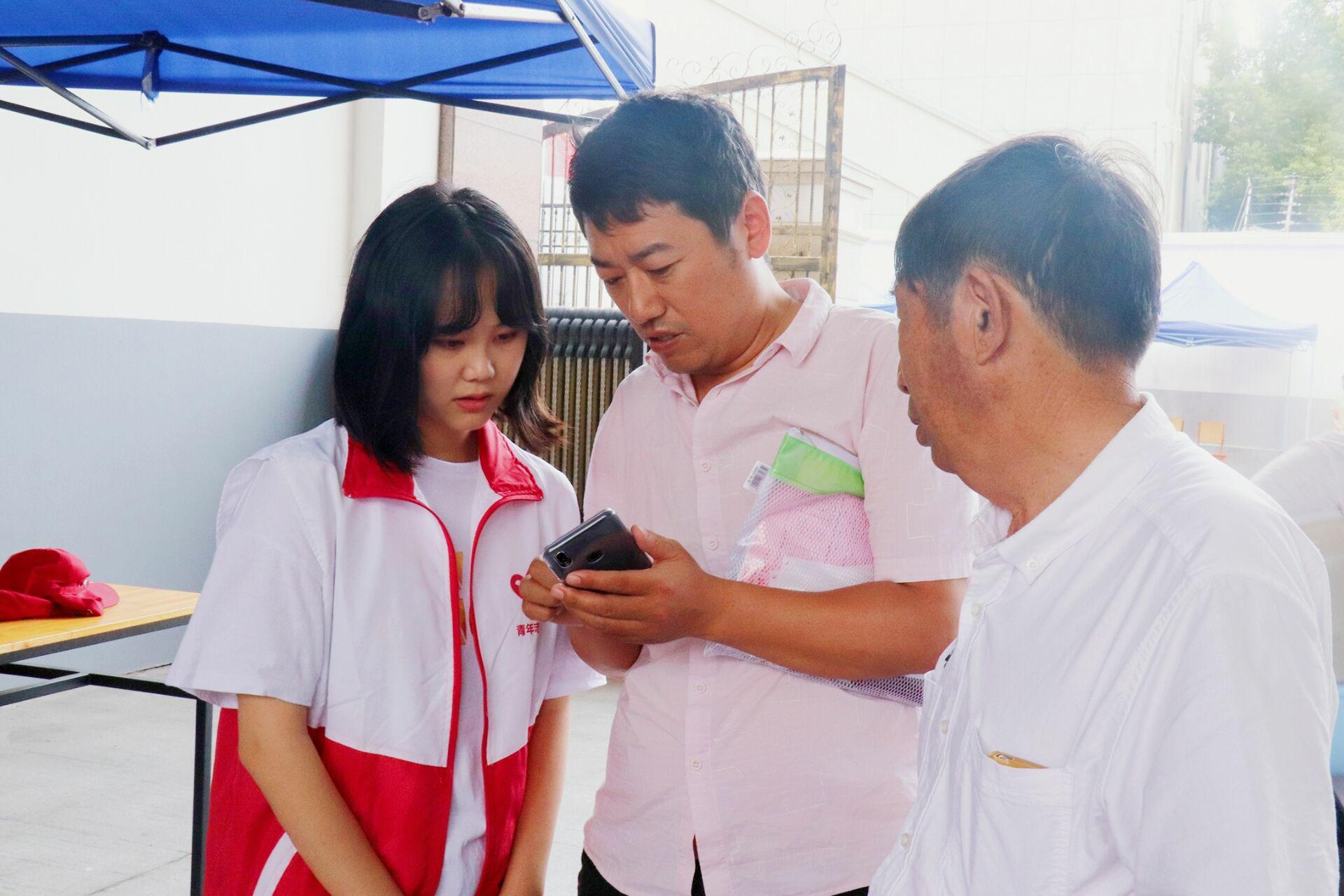 飒爽金秋日,缘聚信管情 ——信息管理学院2019级迎新工作圆满结束