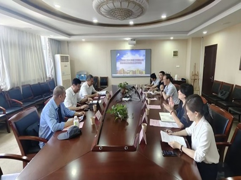 江苏大津重工来校洽谈校企合作事宜